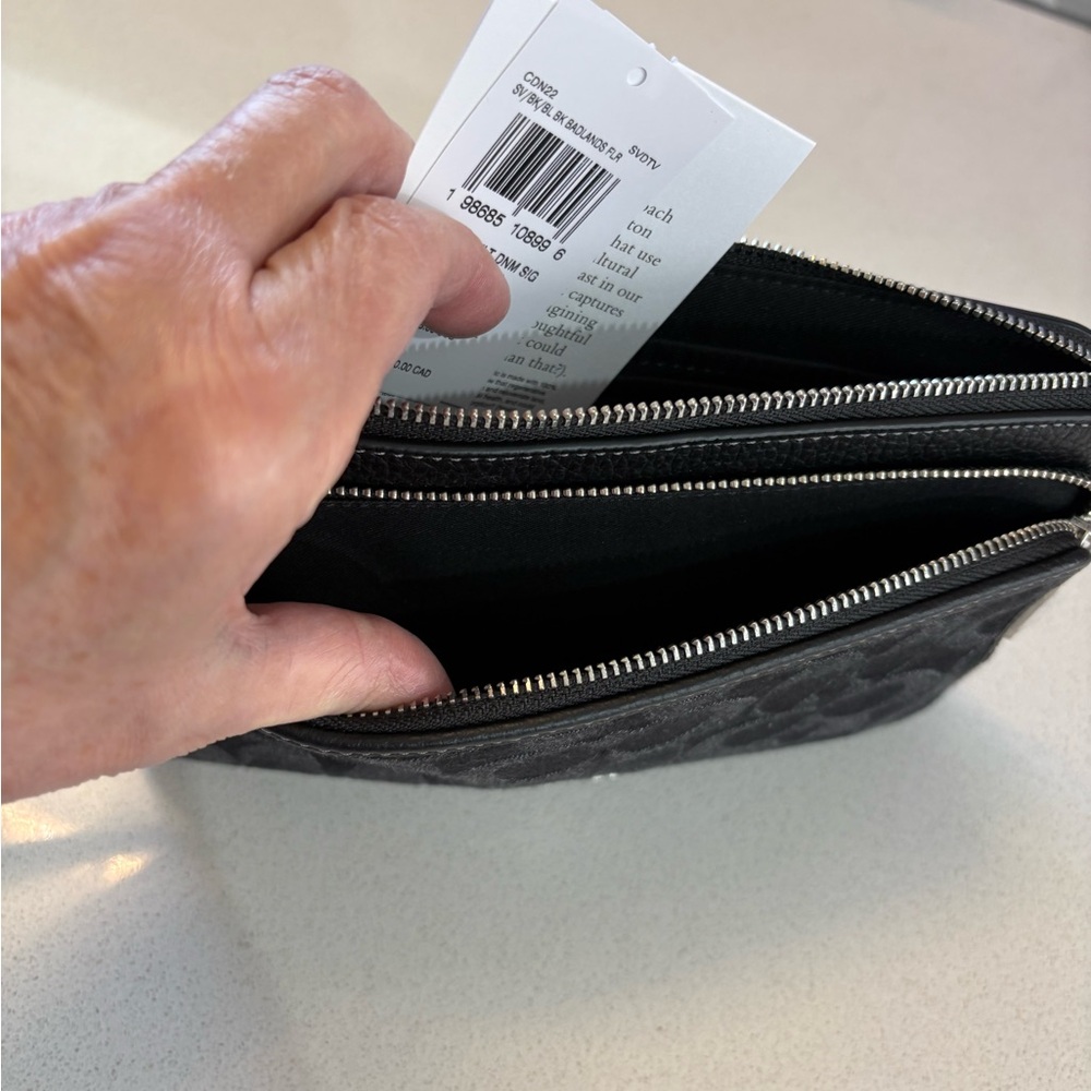 Coach NWT DOUBLE ZIP black signature Wallet - Picture 2 of 4